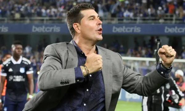 El estratega confesó en rueda de prensa que ya le busca reemplazo