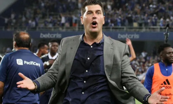 El estratega del conjunto ‘eléctrico’ habló en rueda de prensa sobre su continuidad en Emelec