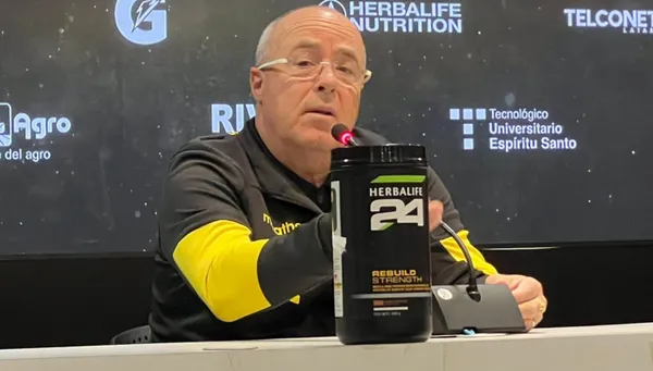 El estratega del ídolo fue sarcástico ante la pregunta obvia de un periodista en la rueda de prensa