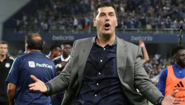 El estratega de Emelec aceptó y justificó el regalo que le dieron