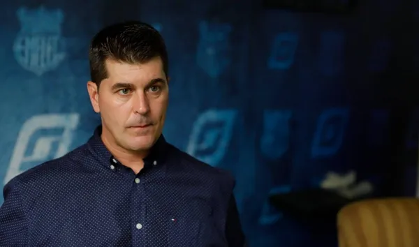 El estratega español no le hizo caso a los hinchas