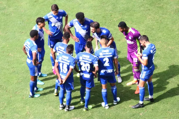 El estratega español parece haber encontrado el esquema ideal de Emelec