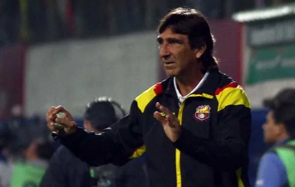 El ex entrenador de BSC sigue en actividad pero dirigiendo en un equipo de media tabla