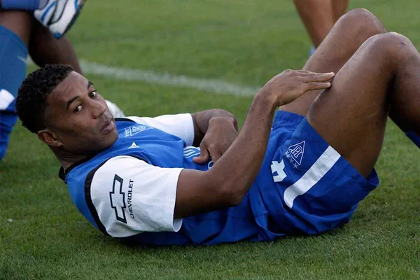 El ex Liga de Quito no ha dejado el fútbol y juega junto a Édison Méndez en Ligas Barriales