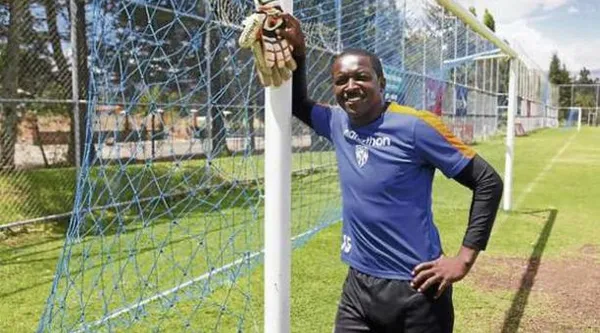 El ex portero de El Nacional ahora es entrenador de Palmeiras de la liga cantonal de Rumiñahui