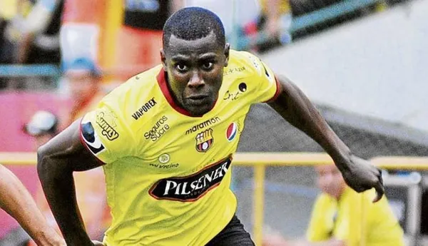 El extremo por derecha ya entrena con su nuevo equipo