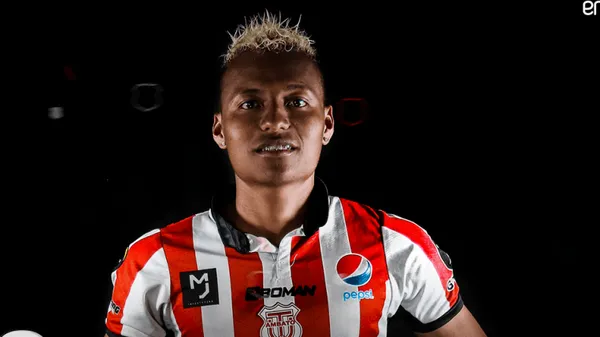 El extremo firmó por el Bombillo y llega procedente de Técnico Universitario