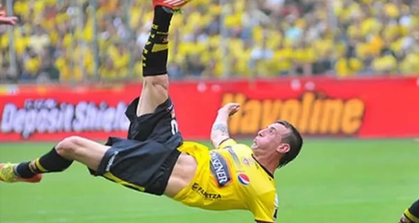 El golero se dedicó a la comercialización de guantes de arquero