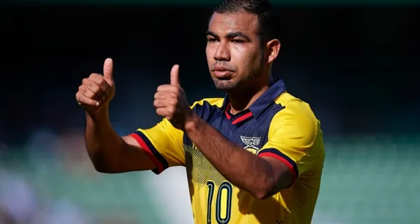 El hijo de Junior Sornoza a su corta edad juega como un verdadero crack