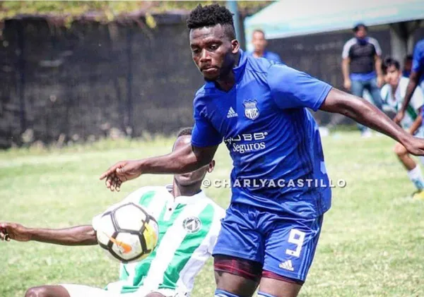 El joven delantero dejó un buen sabor de boca con su debut vistiendo la camiseta del "Bombillo"