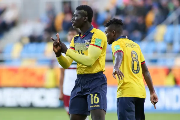 El joven jugador llegará a BSC por 5 temporadas