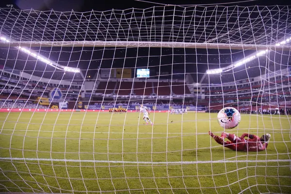 El jugador de 21 años venció a Javier Burrai con categoría