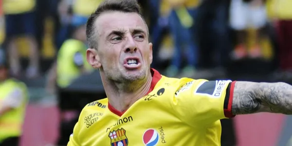 El jugador de Barcelona SC habló sobre la polémica con la cinta de capitán