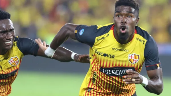 El jugador de Barcelona se ganó una amarilla totalmente absurda