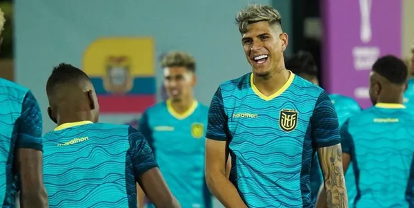 El jugador cambió de peinado previo a la semifinal de la Liga Pro