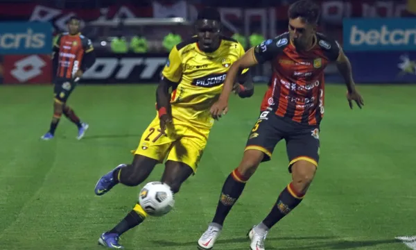 El jugador del Barcelona SC se hizo expulsar y dejó al equipo con uno menos frente a Deportivo Cuenca