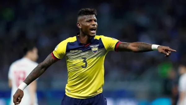 El jugador del Sao Paulo aprovechó para pasear en sus lujosos autos por el Ecuador