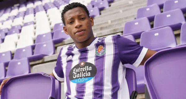 El jugador ecuatoriano estuvo en la banca de suplentes del Valladolid y así reaccionaron los aficionados