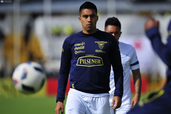 El jugador ecuatoriano que actúa en Rusia explicó que pensó en retirarse del fútbol a temprana edad