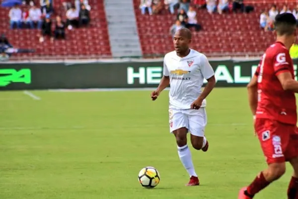El jugador ecuatoriano suma una nueva camiseta en el fútbol ecuatoriano