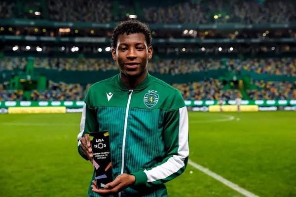 El jugador ecuatriano tuvo minutos con su club