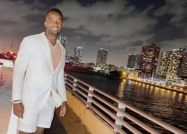 El jugador de Emelec demuestra que tiene un buen sueldo