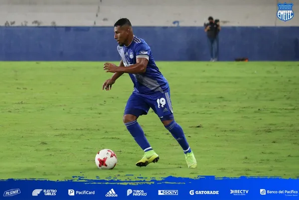 El jugador de Emelec es uno de los mejores pateadores de tiros libres que tiene el país