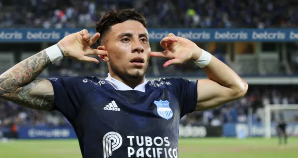 El jugador de Emelec una vez más demostró su humildad con los periodistas