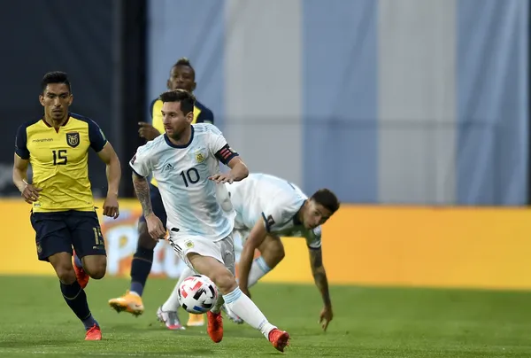 El jugador fue criticado desde que se supo de su llamado a "La Tri", pero luego de enfrentar a la Selección Argentina, cautivó a todos.