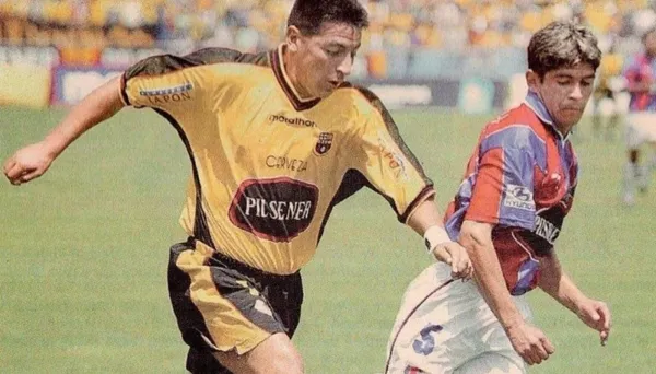 El jugador hizo fuertes declaraciones sobre lo que ocurrió en el año 2000, cuando Barcelona estuvo a punto de descender