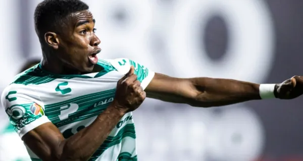 El jugador de la selección ecuatoriana es considerado el mejor zaguero central de la Liga MX