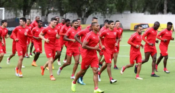 El jugador de LDU que le fue muy bien en el cotejo amistoso y pide ser titular a Luis Zubeldía