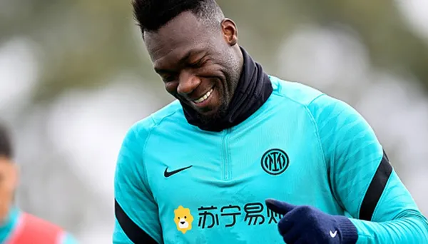 El jugador podría regresar a la selección ecuatoriana y así reaccionaron los hinchas