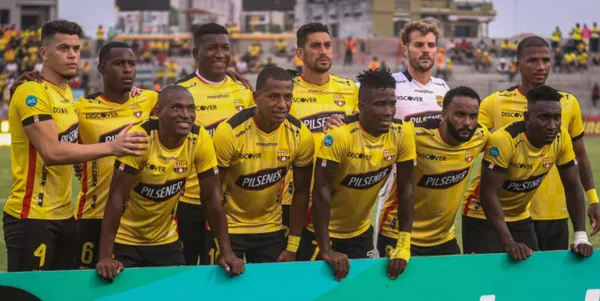 El jugador quiere quedarse, pero la directiva ya no lo quiere en el club