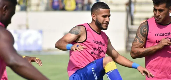 El jugador regresó a Emelec pero no aporta al juego de Ismael Rescalvo