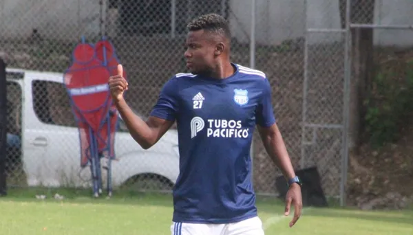 El jugador se llevó las críticas de la hinchada porque dicen que no se está cuidando