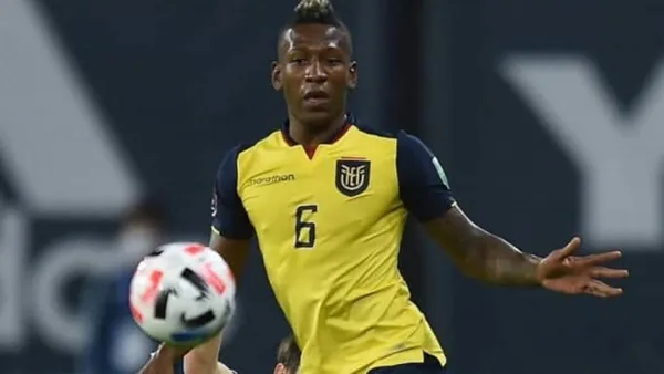 El lateral del Villarreal se llevó una sorpresa cuando se disponía a viajar a España