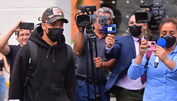 El lateral derecho de la Selección Ecuatoriana llegó a tierras aztecas y fue recibido como una verdadera estrella