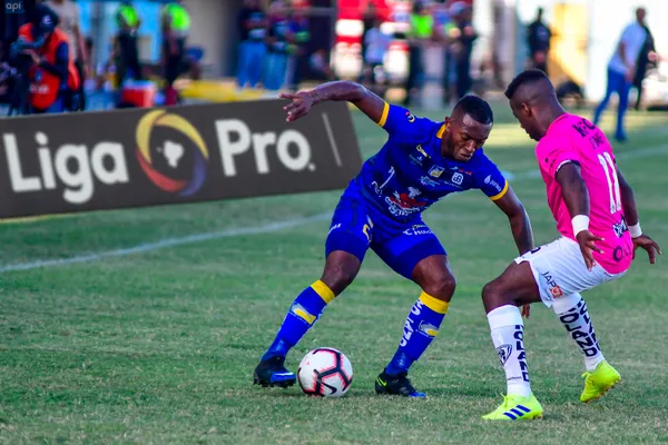 El lateral ecuatoriano fue el mejor con Delfín SC y pasaría a la U el 2020