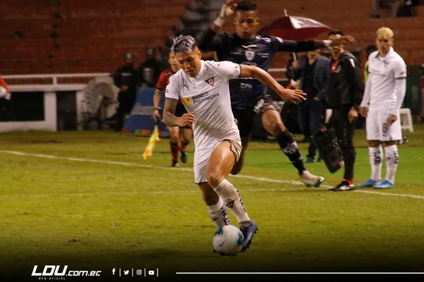 El lateral está en gran nivel y se gana el cariño de la hinchada