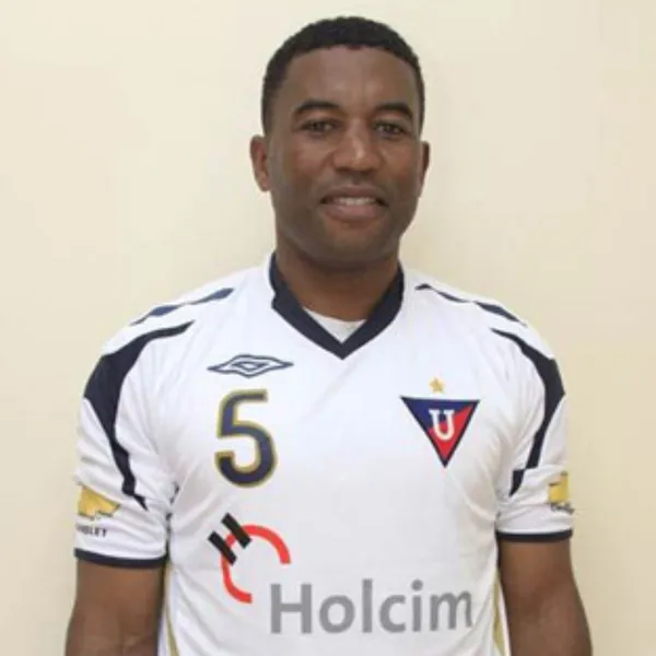 El lateral internacional estaría entre los más costosos de América