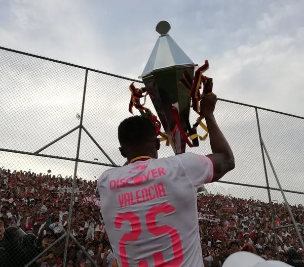 El lateral de Liga de Quito se refirió a las constantes críticas que recibe