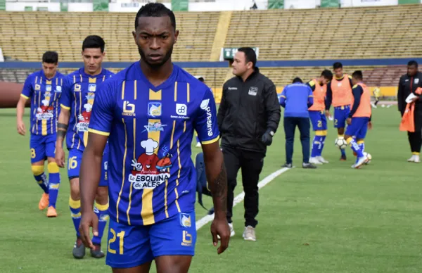 El lateral que busca LDU está en el campeón