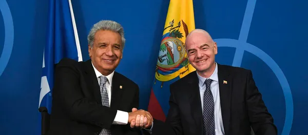 El mandatario de Ecuador se reunió con el presidente de FIFA