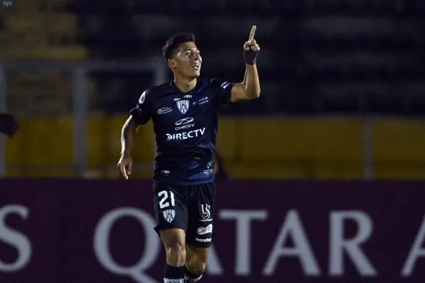 El mediocampista de IDV tiene características iguales a Urrutia en eso todavía debe superarlo