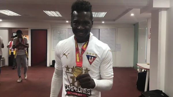 El mediocampista de LDU regaló su camiseta