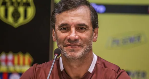 El nivel de Bruno Piñatares es insostenible, pero es uno de los mimados de Fabián Bustos