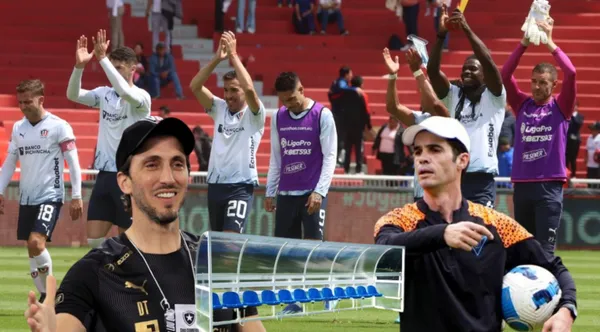 El plantel de Liga de Quito saludando, también aparecen Luis Zubeldía y Josep Alcácer. FOTO: Primicias