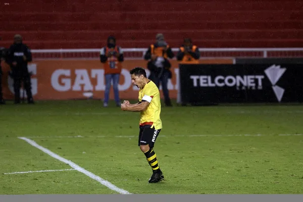 El "Pony" recibió el cariño de la hinchada