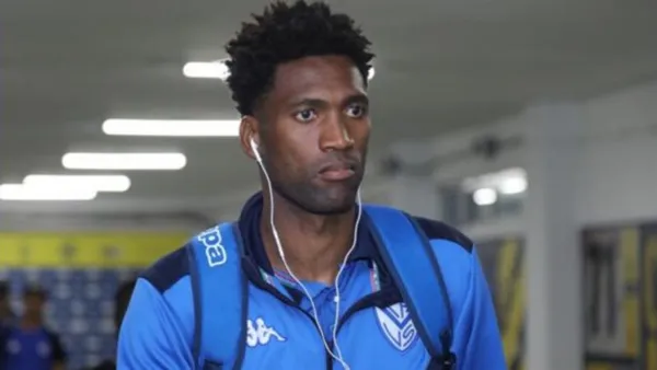 El portero ecuatoriano es cuestionado en su equipo por las fallas